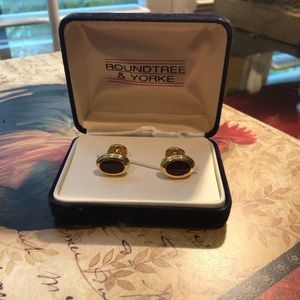 Men’s/Women’s Roundtree and Yorke Gold Cufflinks